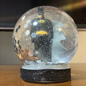 Batman Snow Globe
